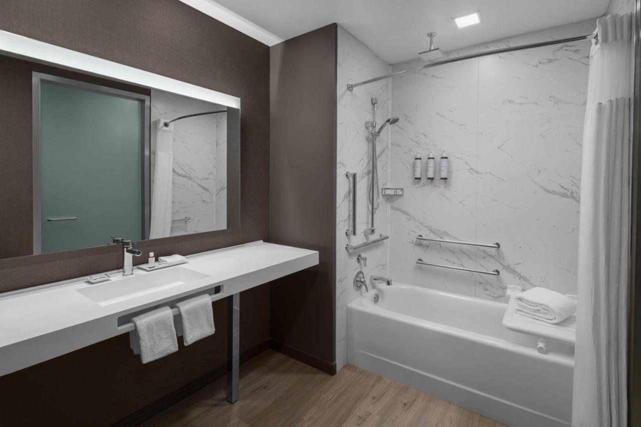 Ac Hotel By Marriott Charlotte Ballantyne ภายนอก รูปภาพ